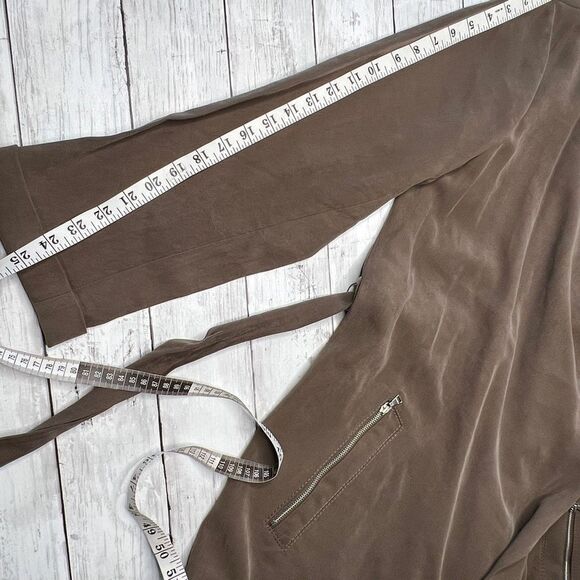 Express Belted Flyaway Soft Trench coat in a Brown XL - Picture 6 of 8